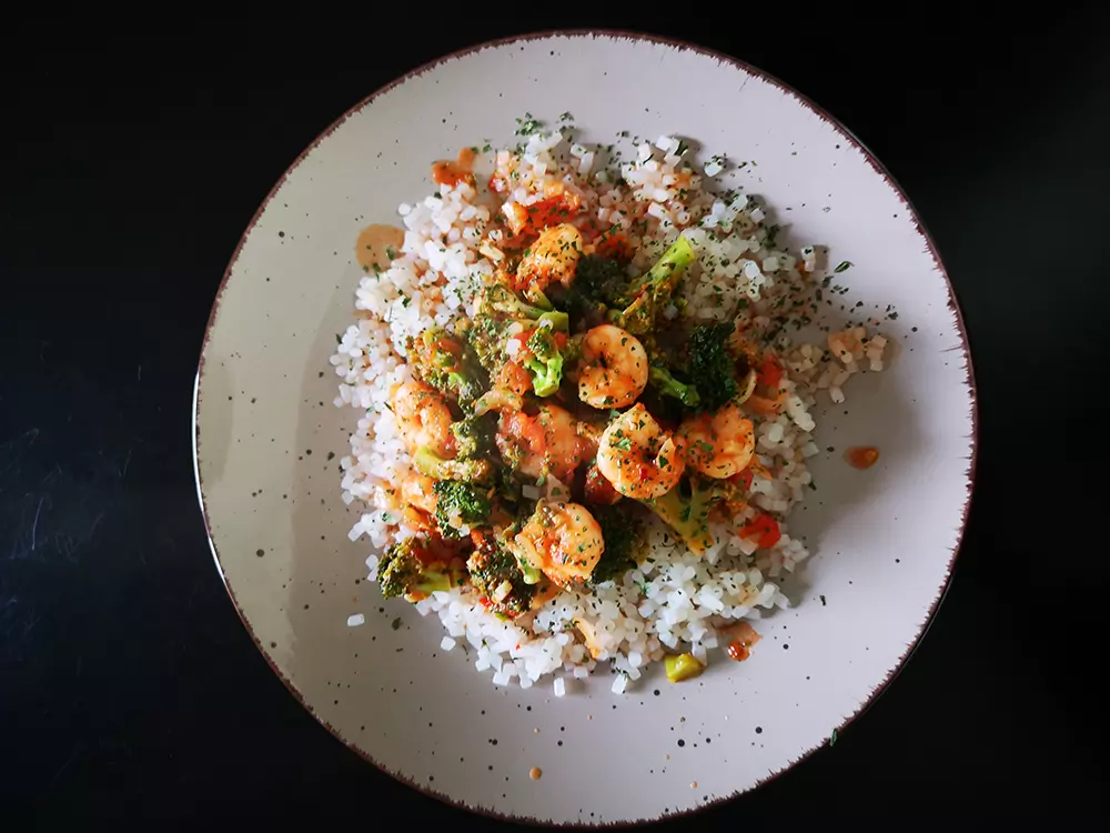 Carb-free rice with shrimp