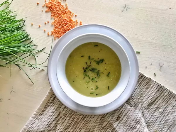Soup of red lentils and leeks