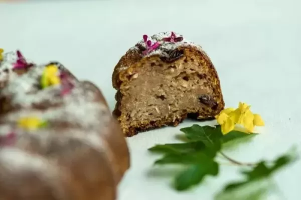 Banana bread with cashews and cranberries