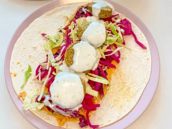 Wrap simplu cu falafel